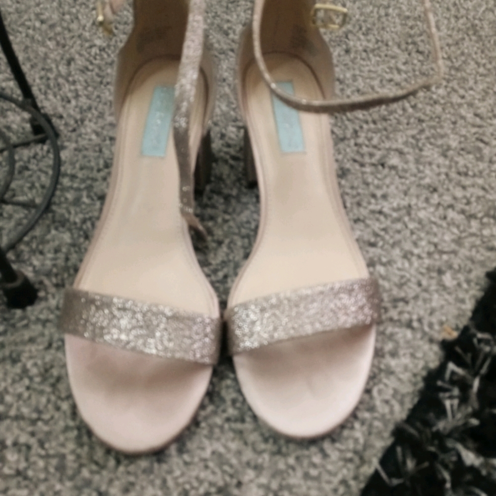 Betsey blue